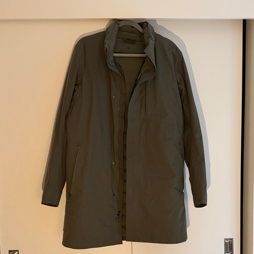 lululemon athletica Men's Classic Olive Raincoat